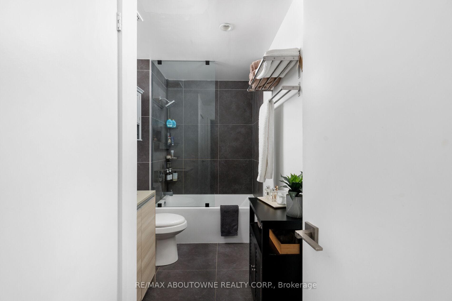 20 Minowan Miikan Lane Unit 1804 photo 24