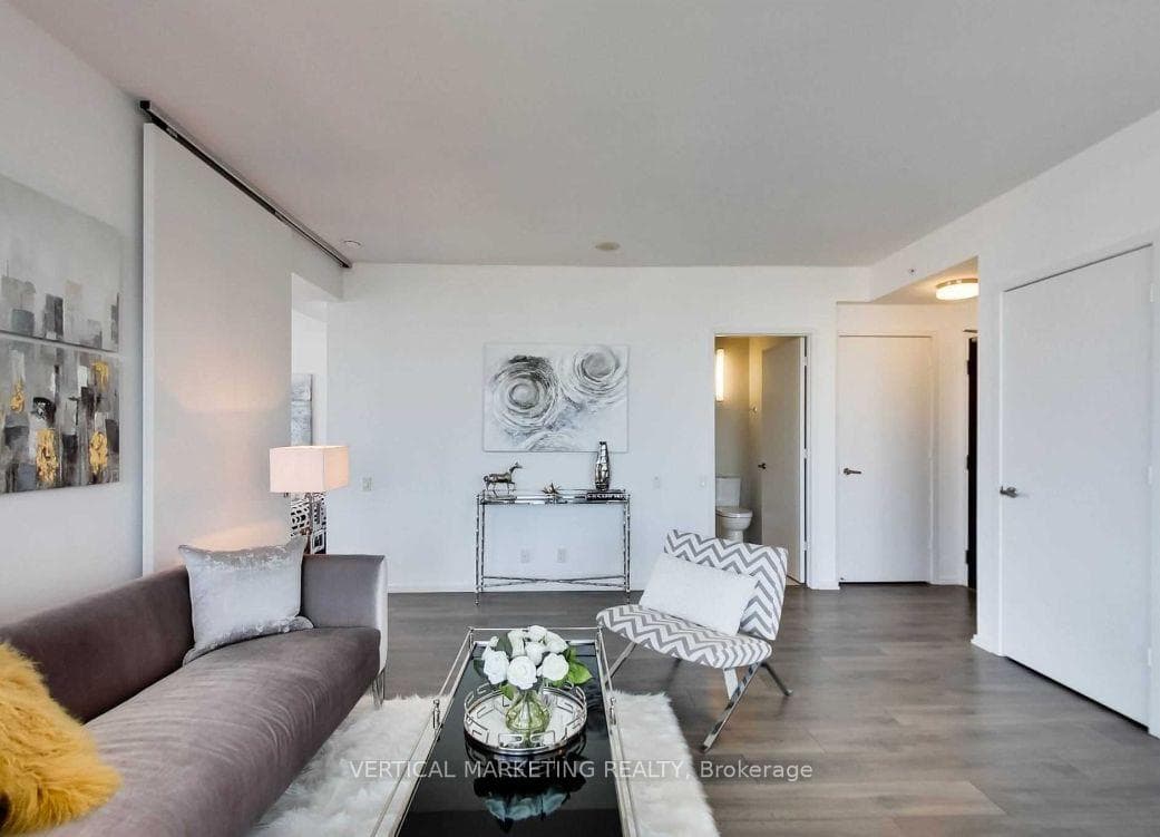 125 Peter Street Unit 3302 photo 4