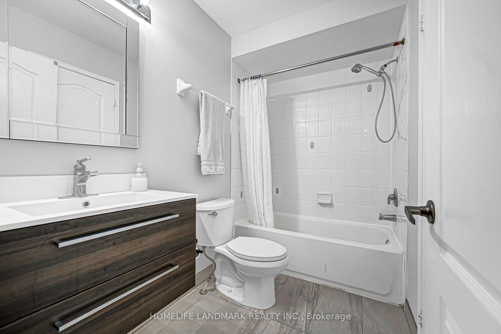 293 Murray Ross Parkway photo 26