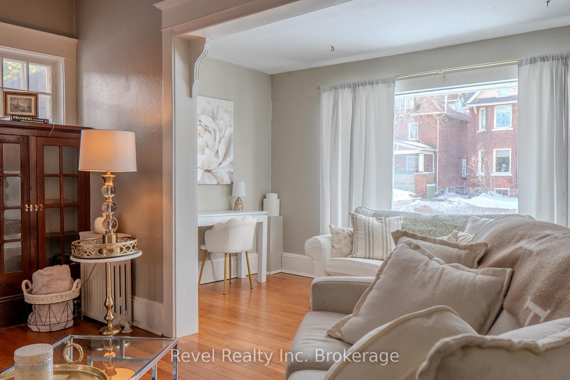 867 Mcintyre Street photo 10