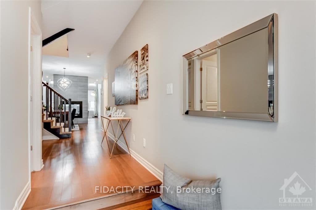 889 RALPH HENNESSY Avenue photo 2
