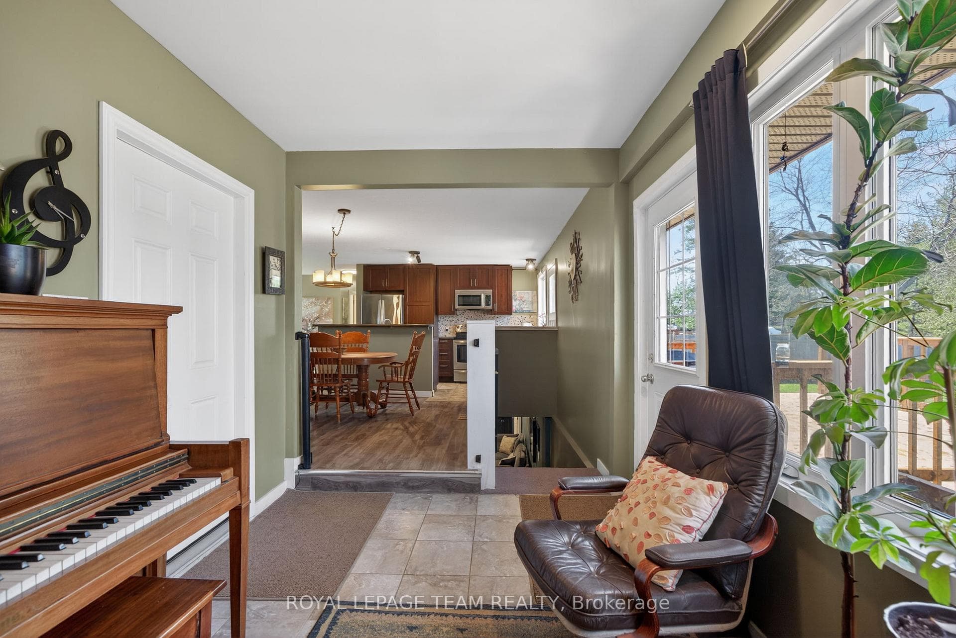 105 Fortune Street photo 21