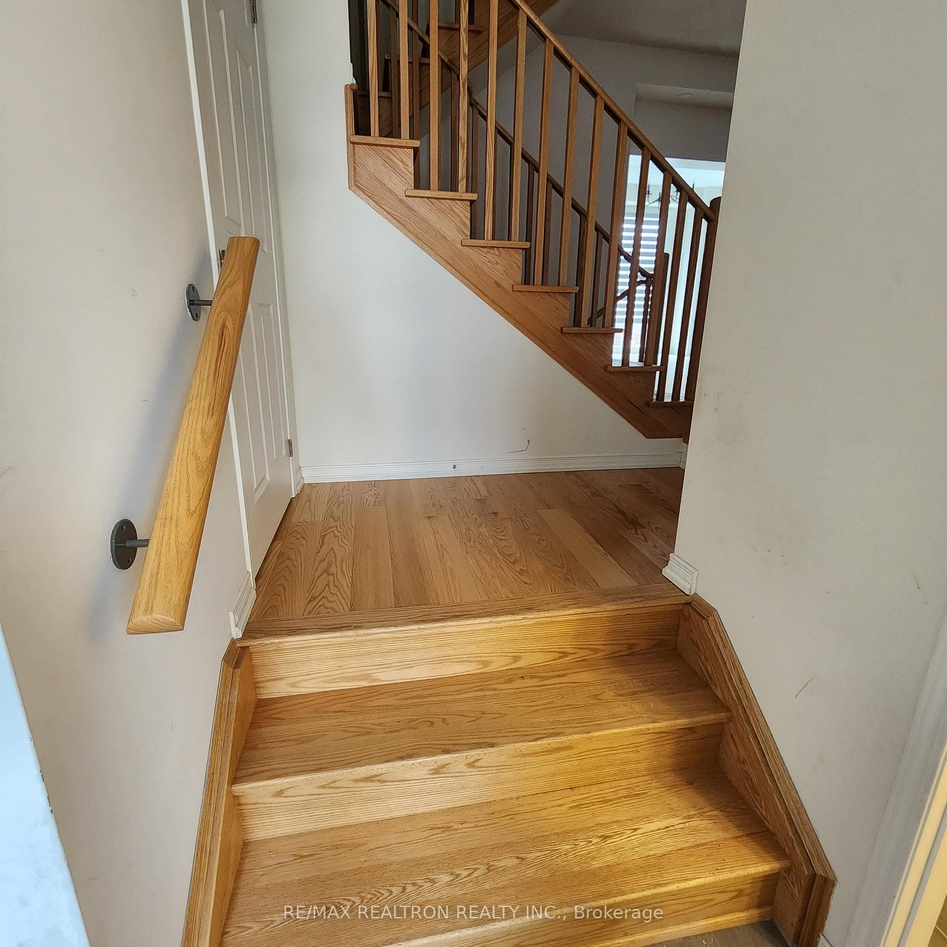 356 Coronation Road photo 5