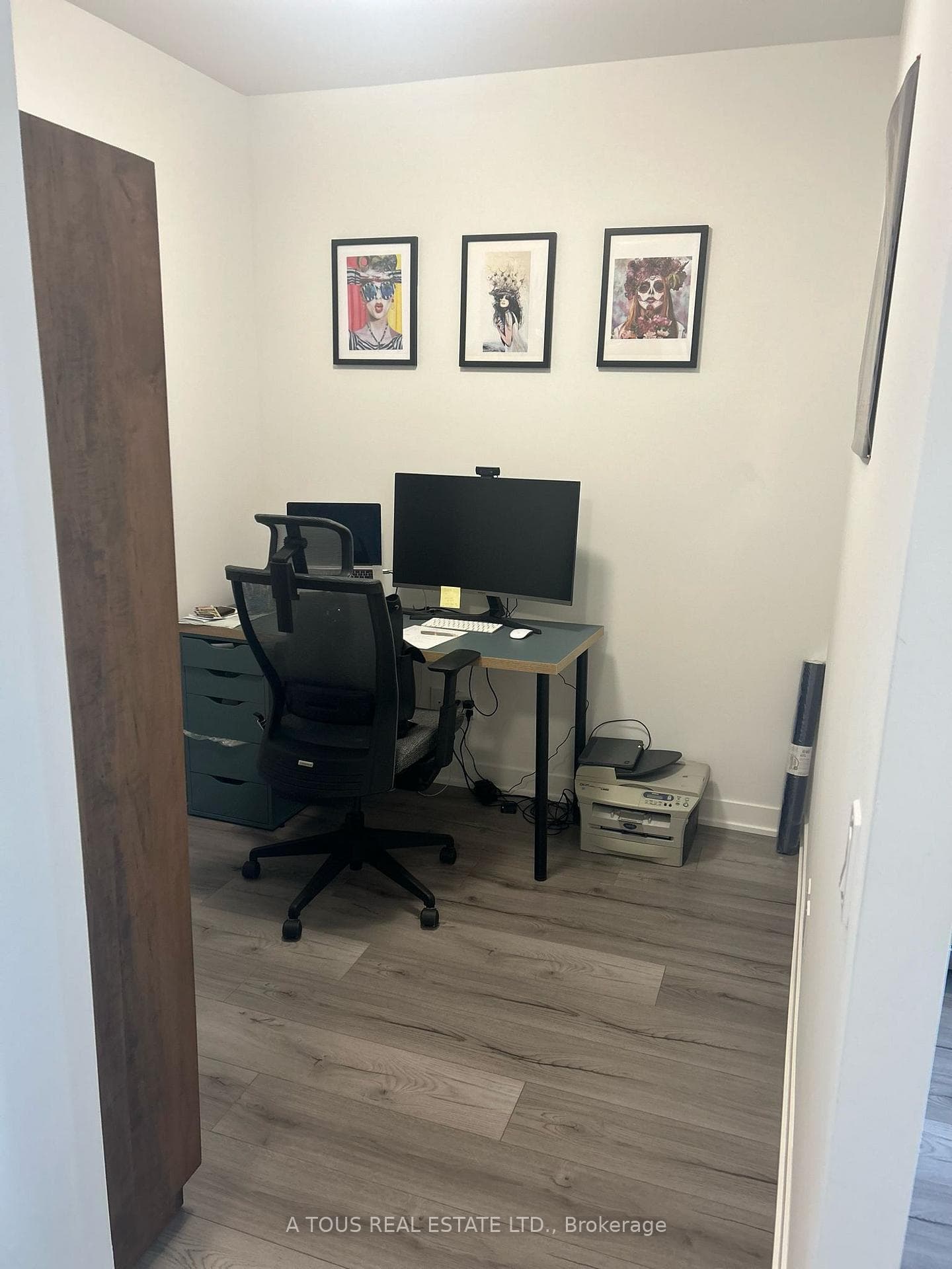 405 Dundas St Street Unit 311 photo 16