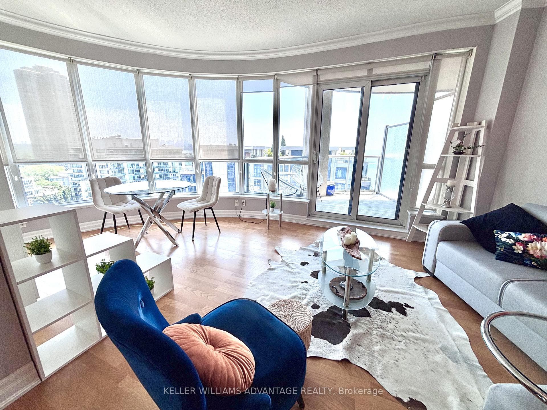 2087 Lake Shore Boulevard Unit 1203 photo 5