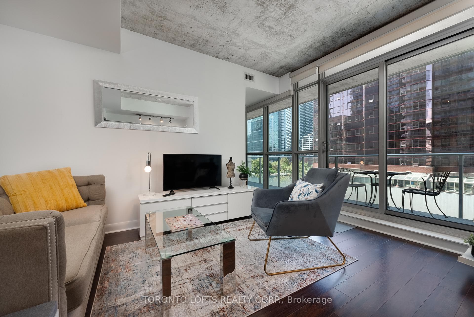 375 King Street Unit 614 photo 6