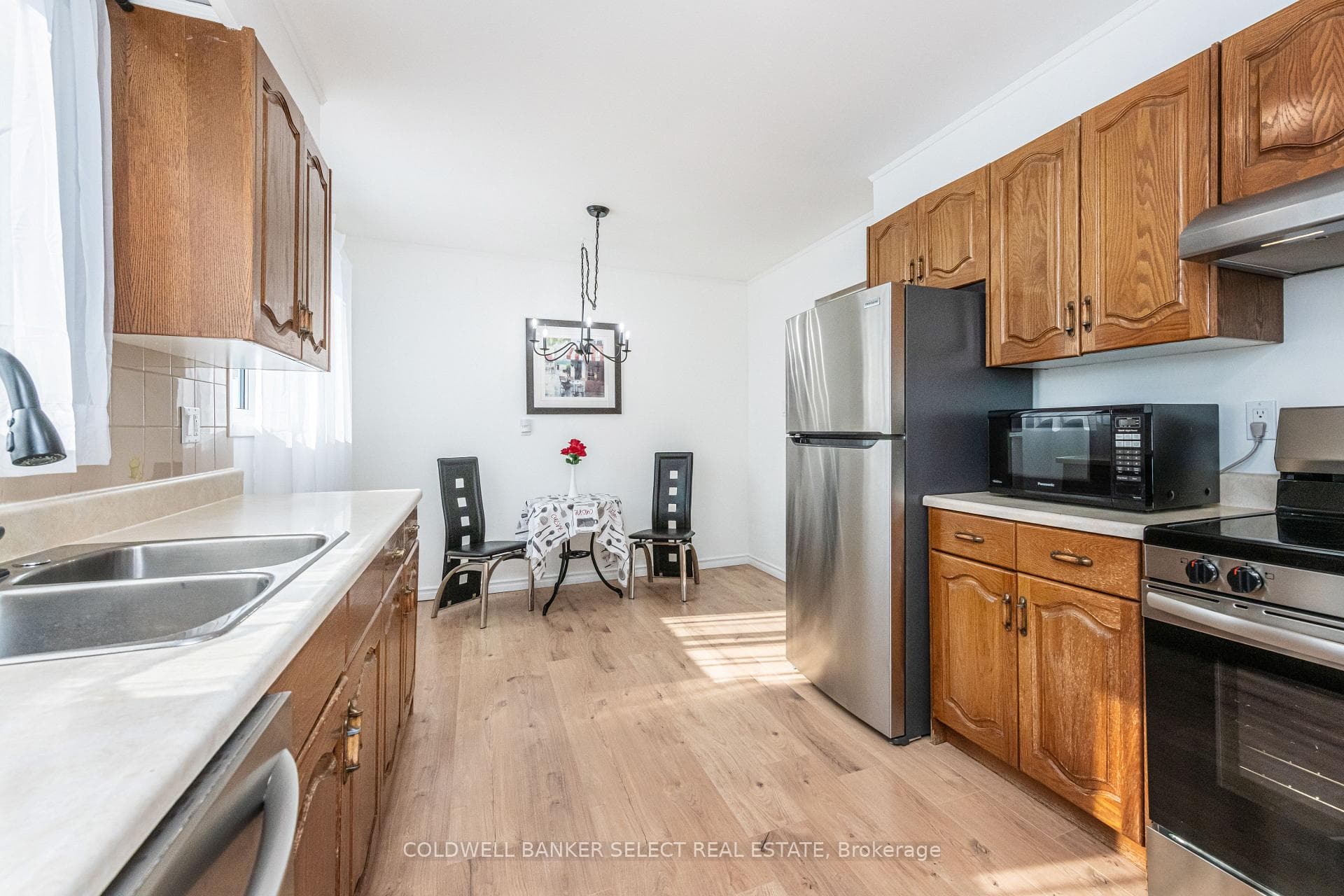 354 Whitehead Crescent photo 15