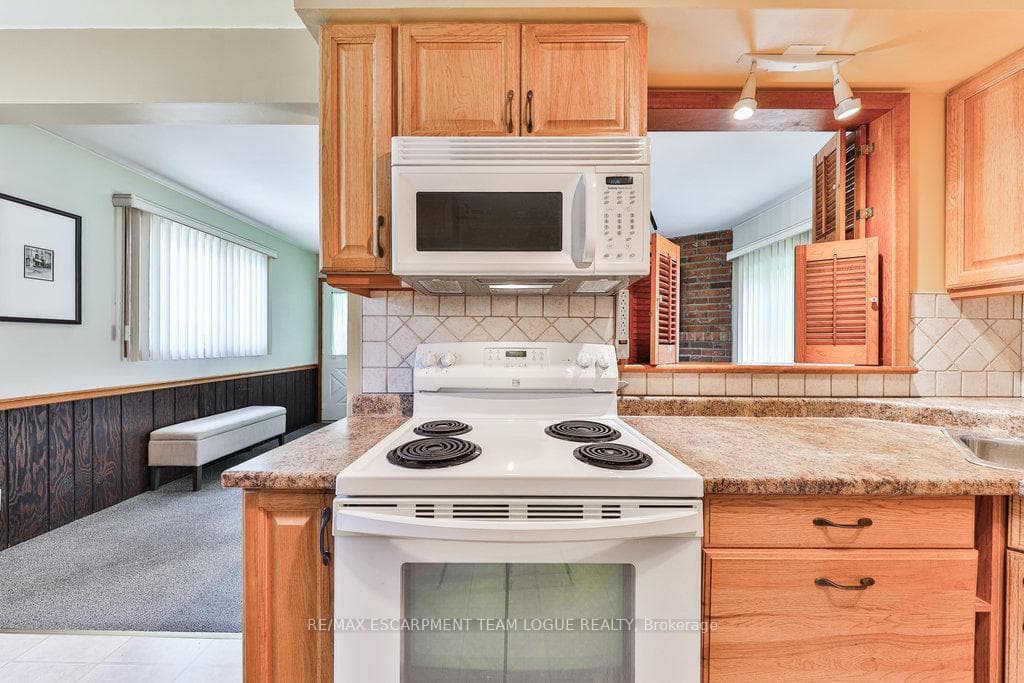 715 PERRY Drive photo 11