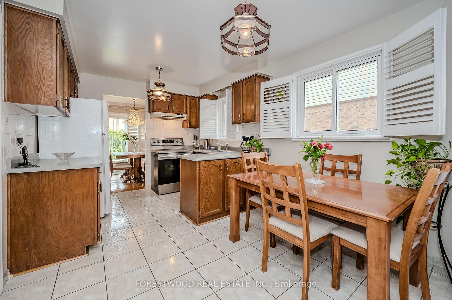 4322 Shelby Crescent photo 12