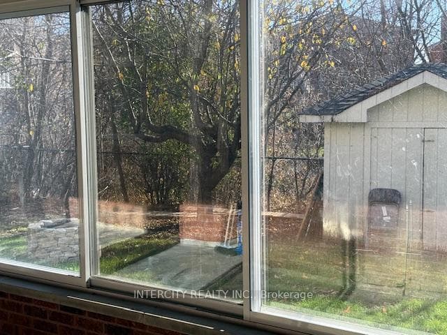 99 Clover Leaf Street photo 34