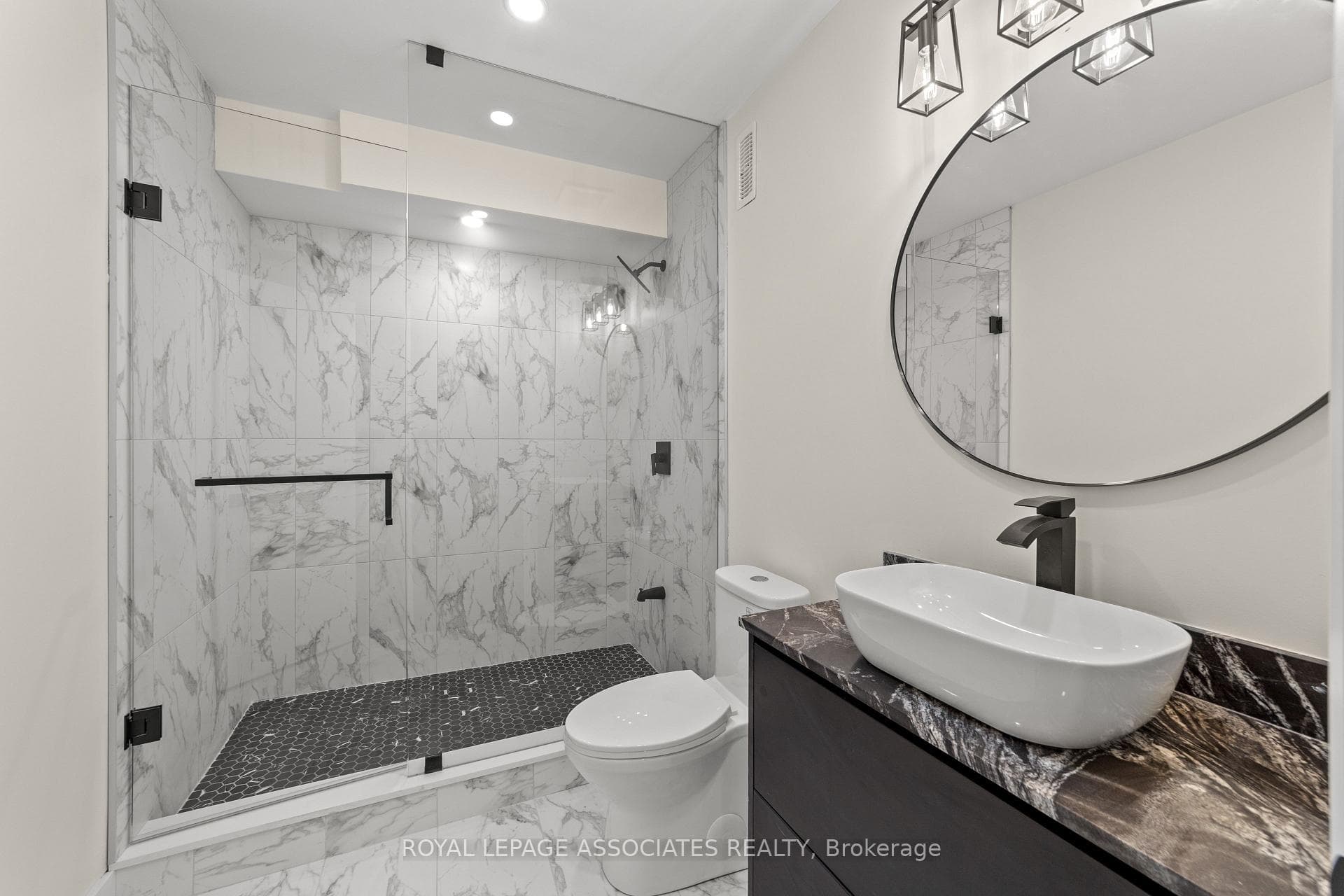 98 Bobmar Road photo 36