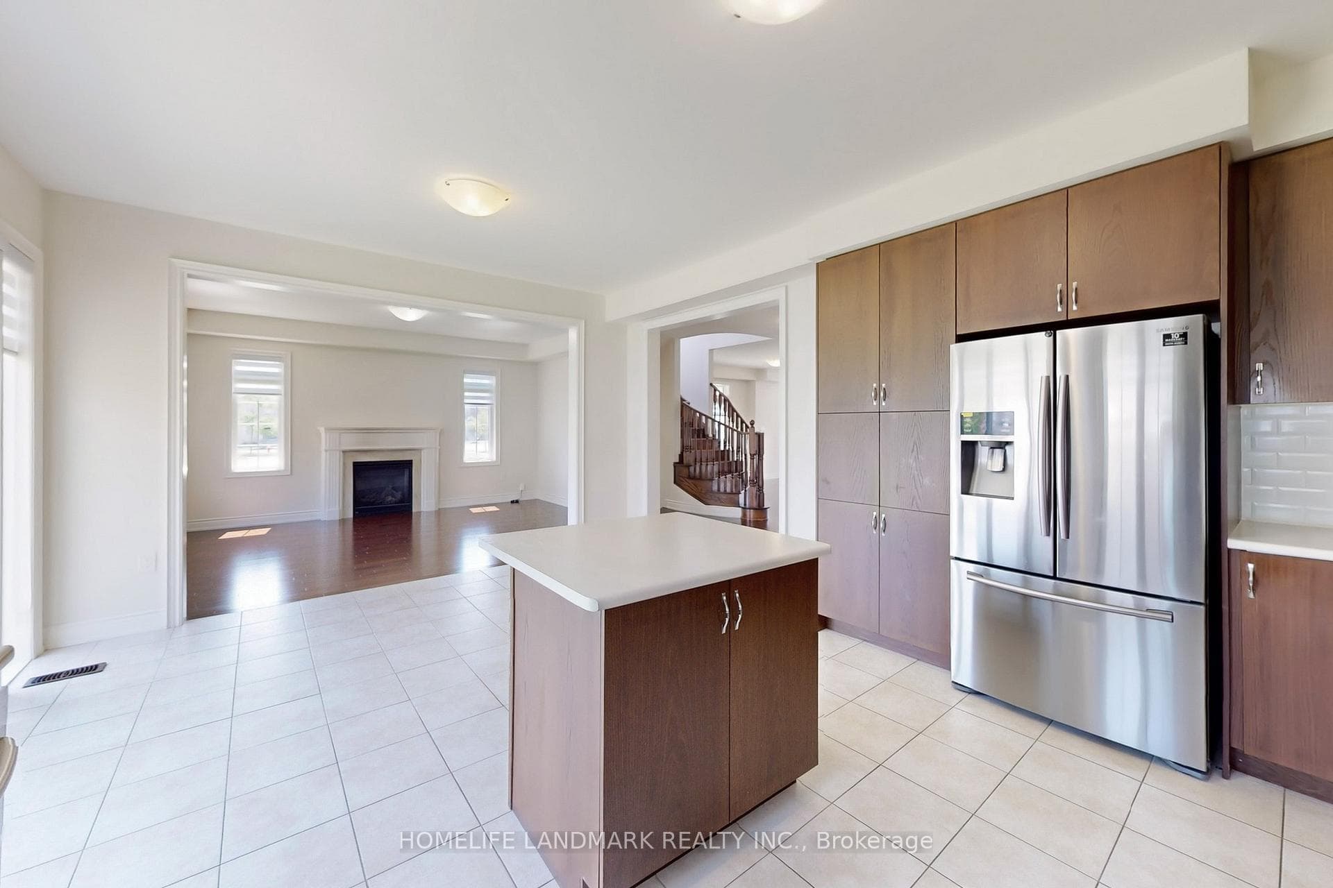 1533 Devine Point photo 13