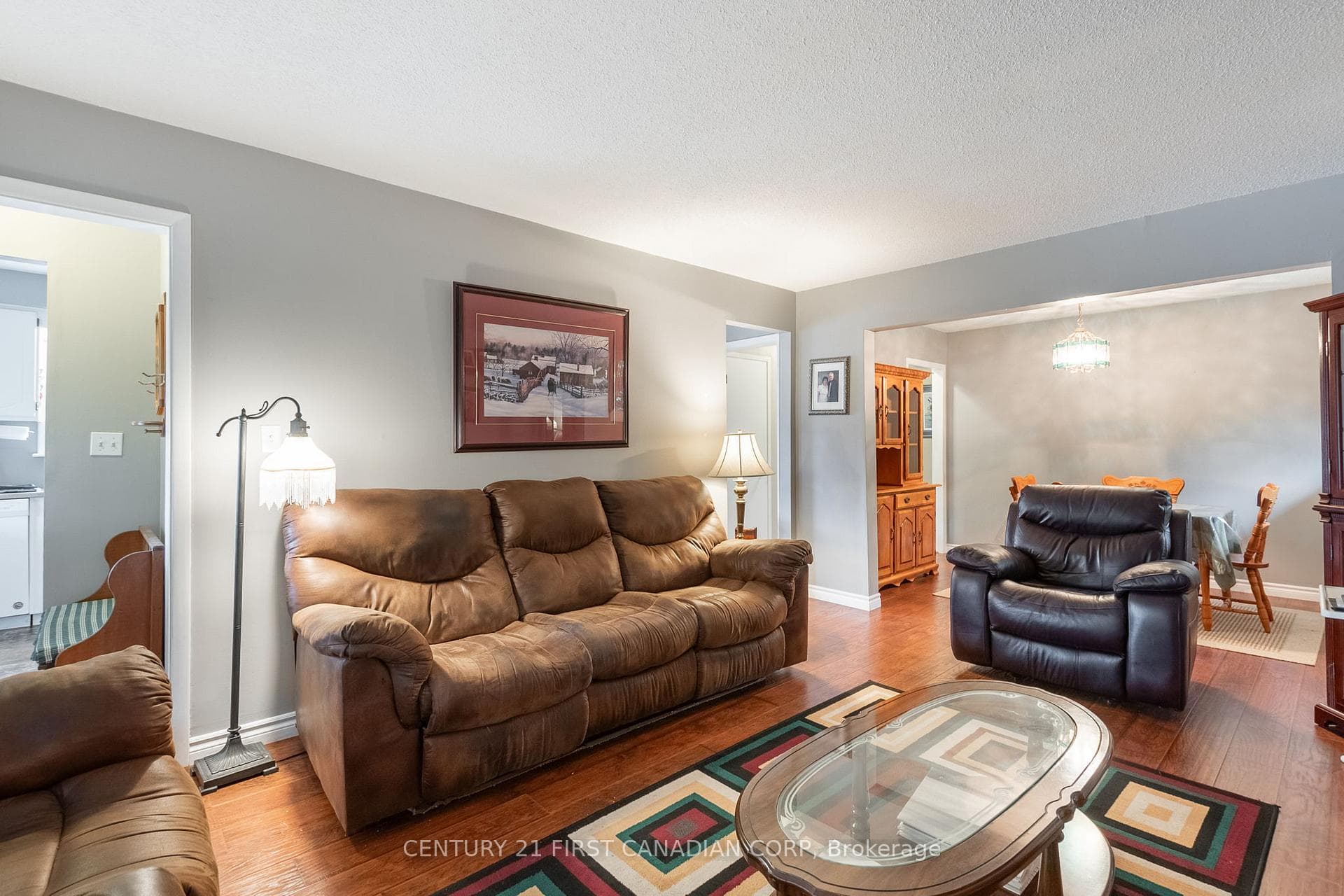 4 Taylor Crescent photo 11