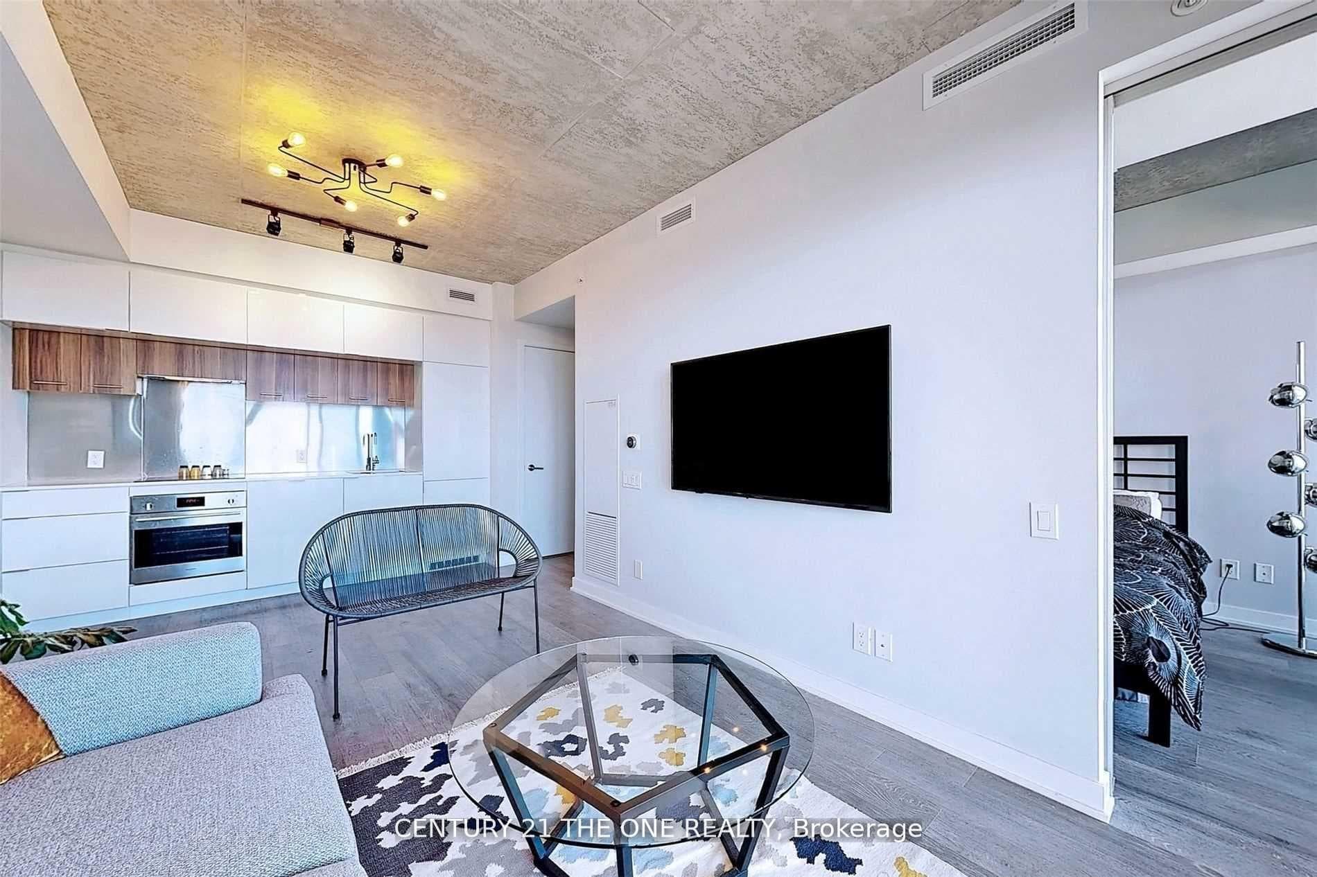 185 Roehampton Avenue Unit 2407 photo 6