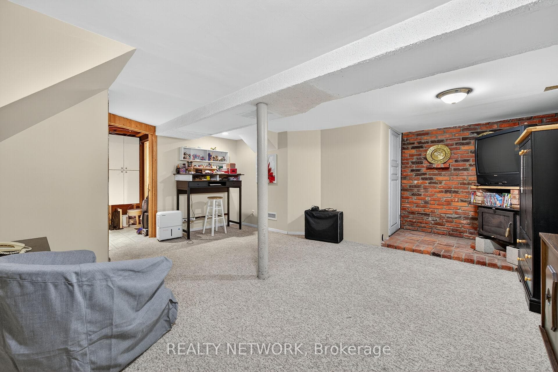 579 Upper Sherman Avenue photo 28