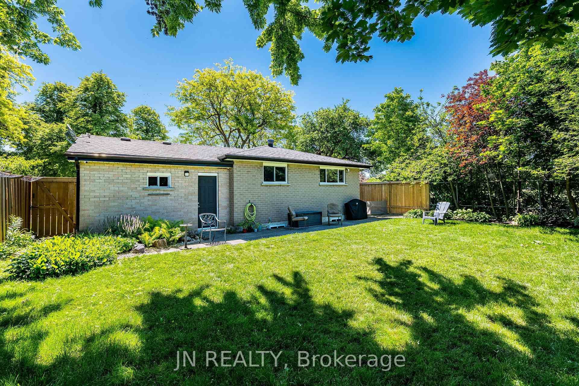 32 Barkwood Court photo 40