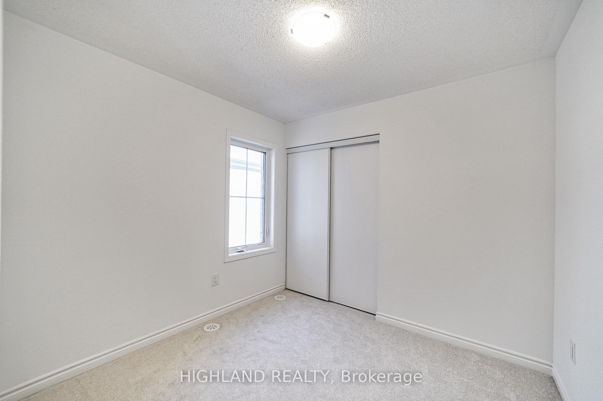 1839 Thames Circle photo 23