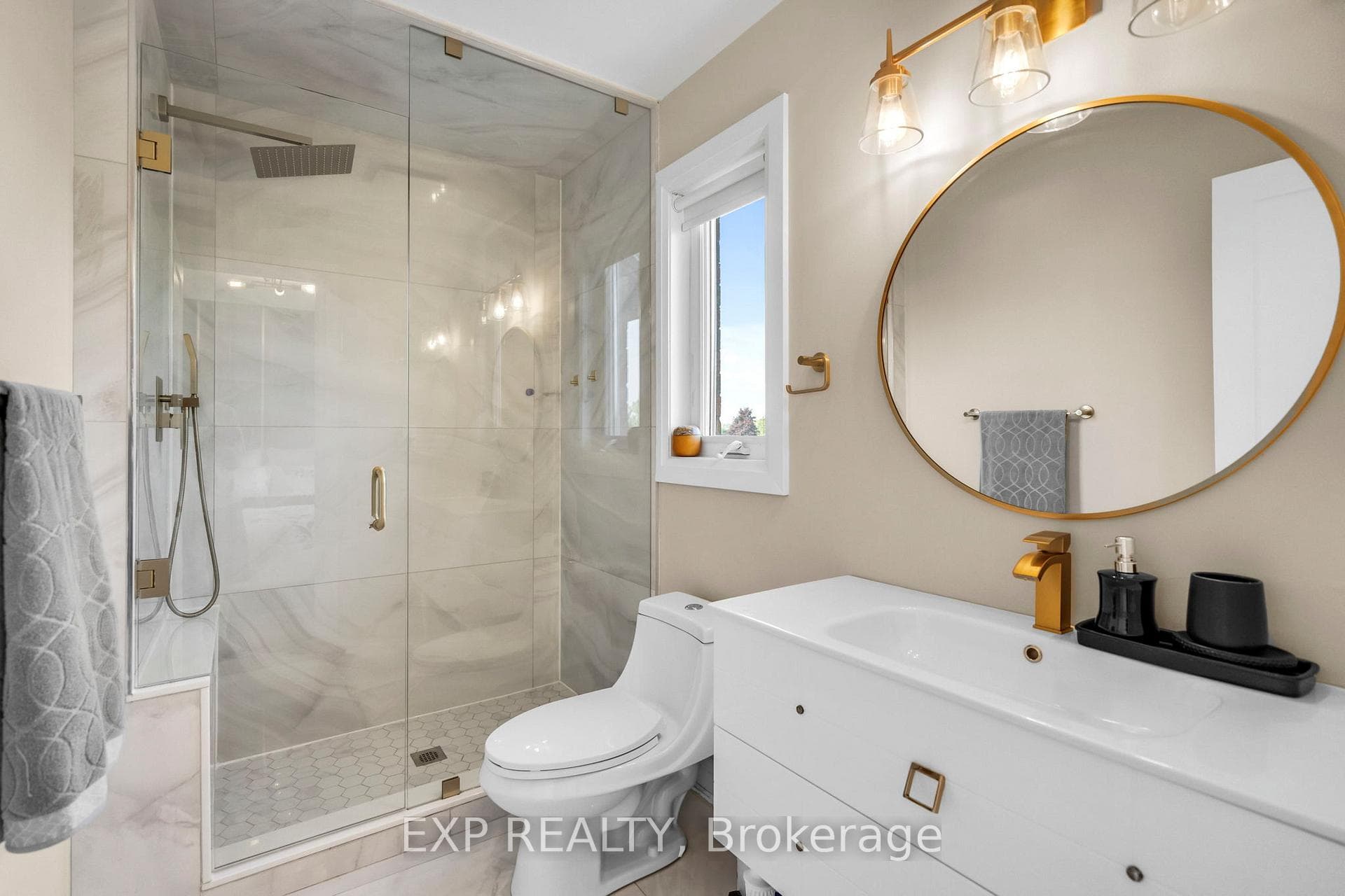 66 Whitefaulds Road photo 24