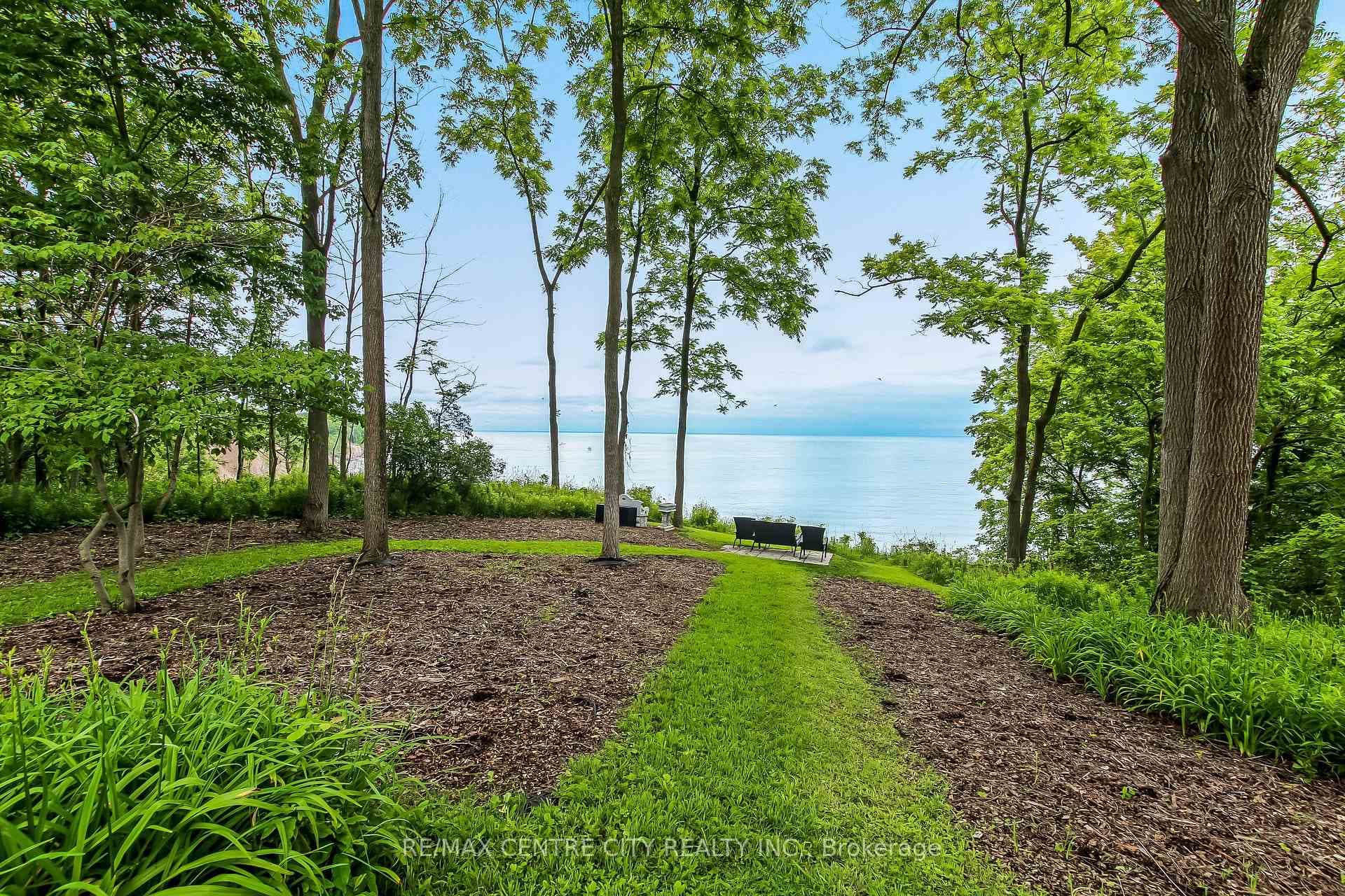 136 Brayside Street photo 37