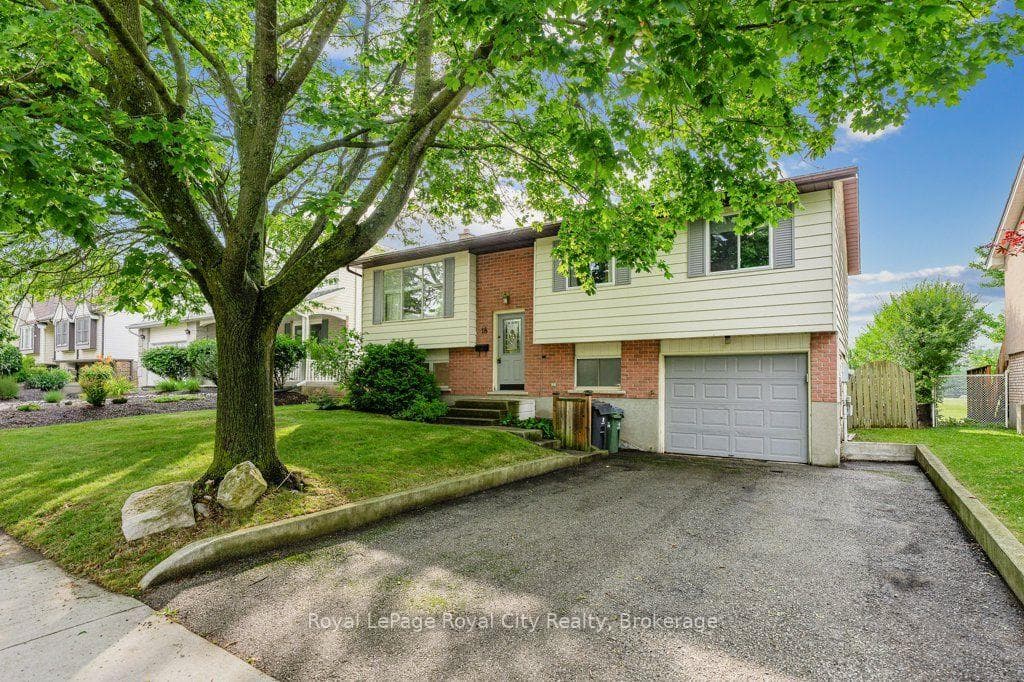 18 Springdale Boulevard photo 2