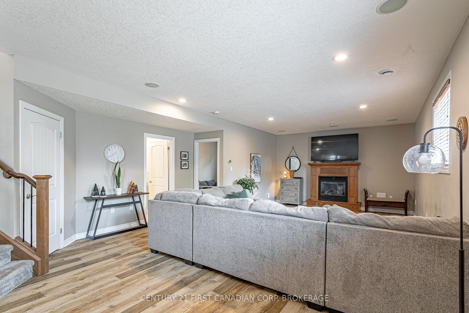 270 Boyd Boulevard photo 21