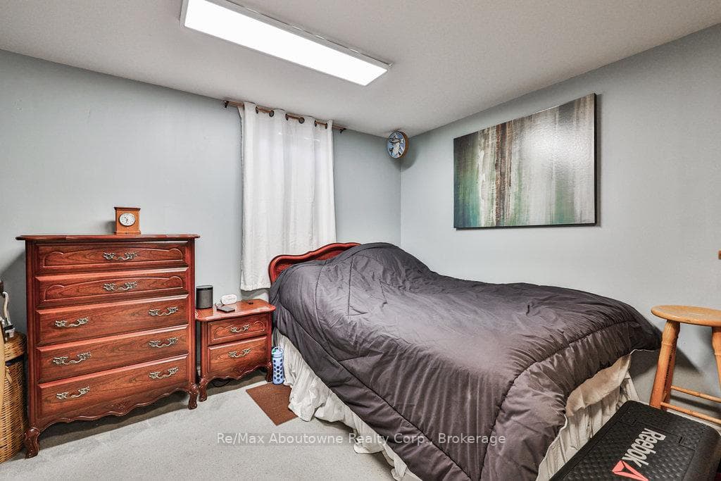 2069 THORNLEA Drive photo 27