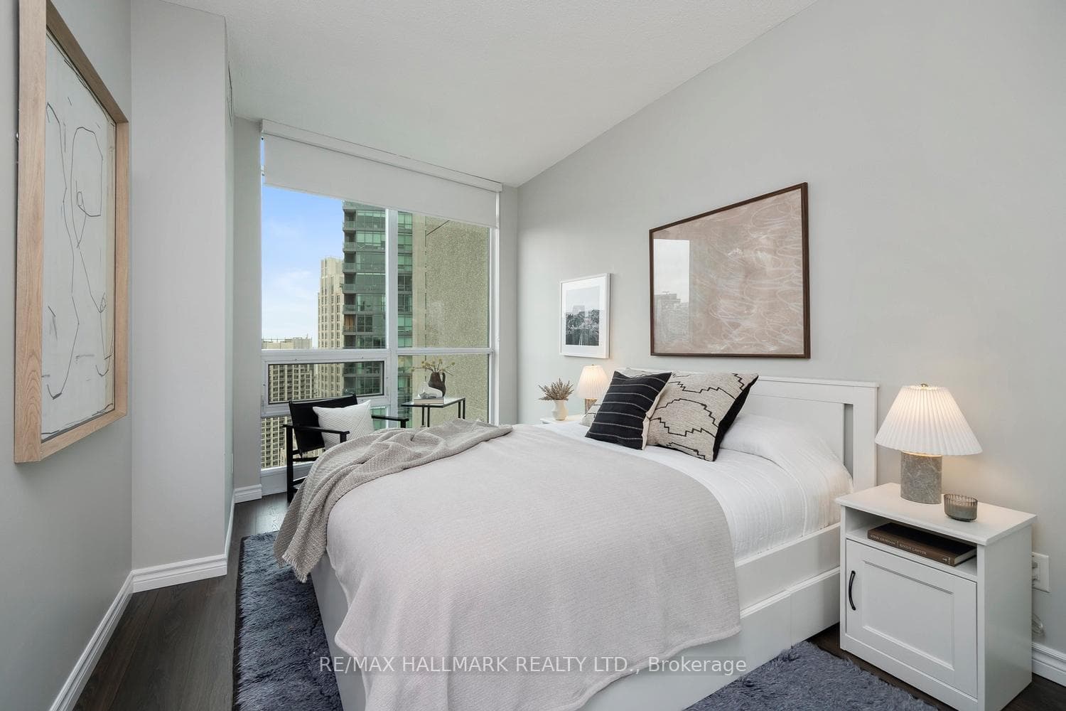 219 Fort York Boulevard Unit 3103 photo 8