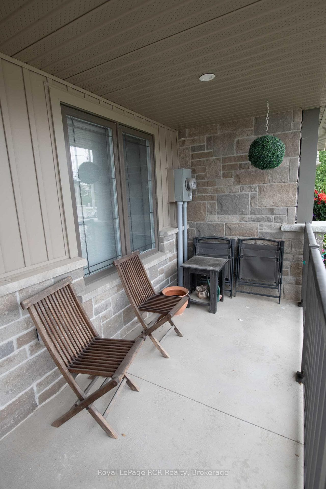 465 Wellington Street photo 10