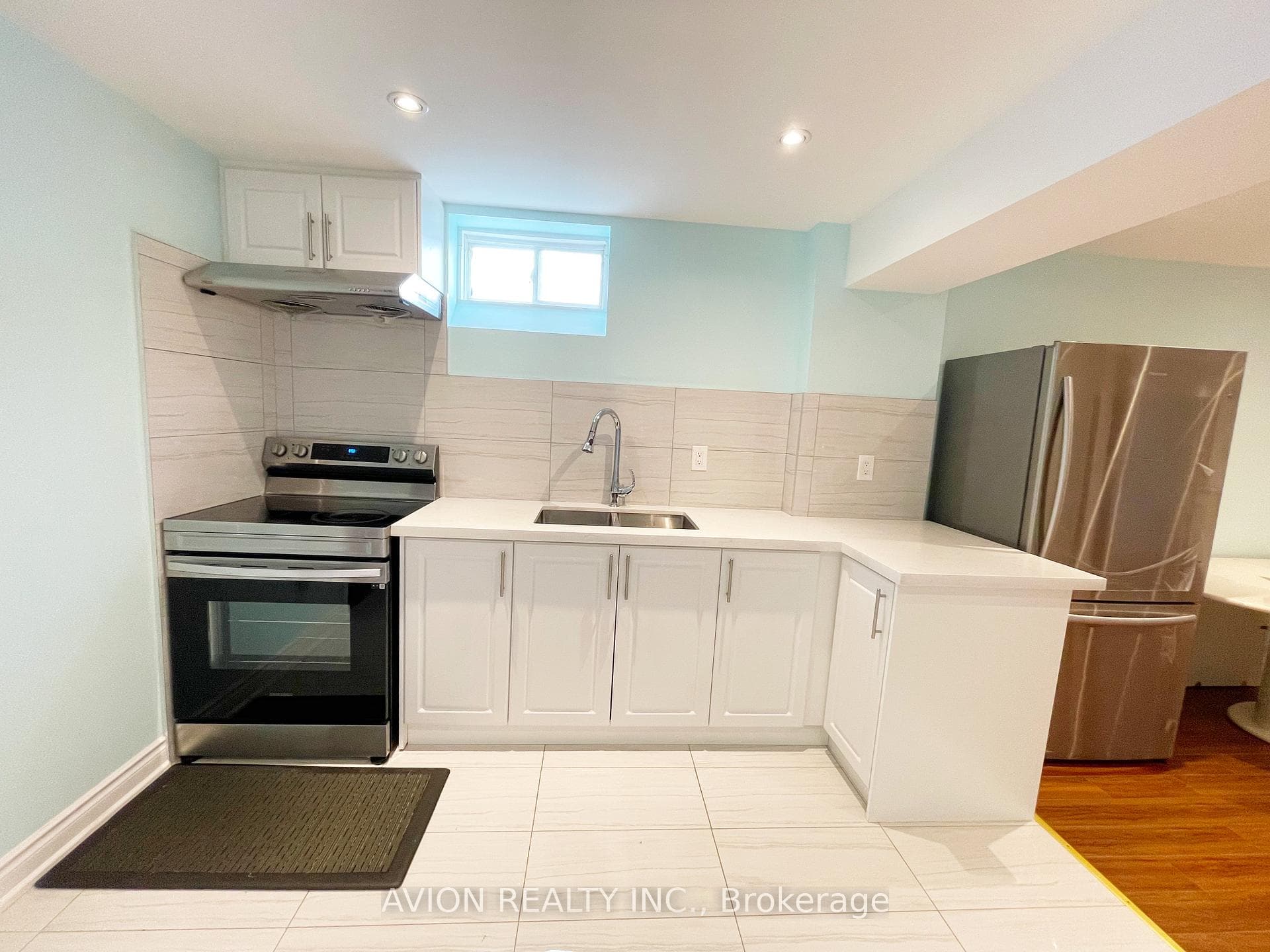 75 Holly Drive Unit Lower photo 3