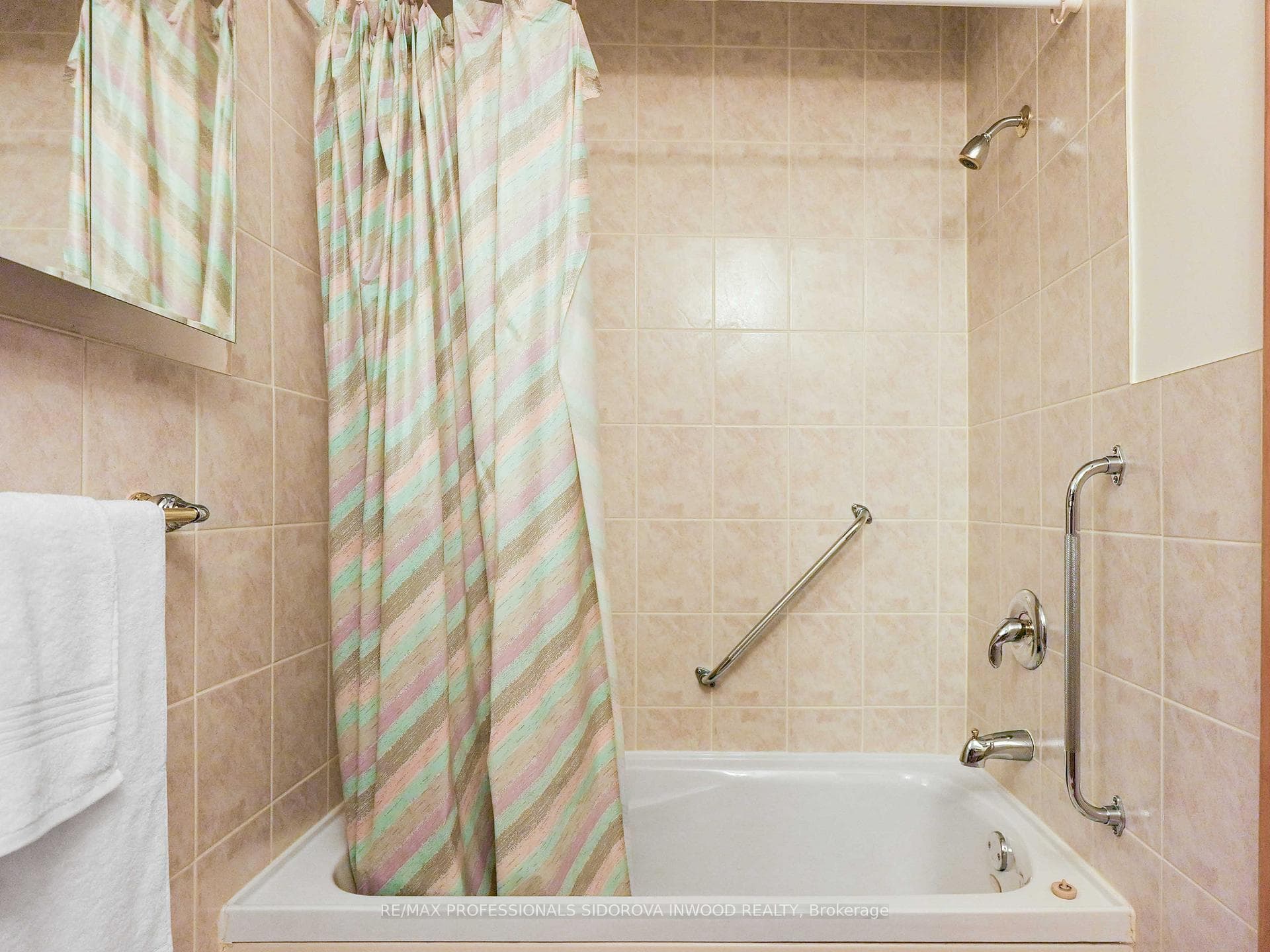 100 Beresford Avenue photo 19