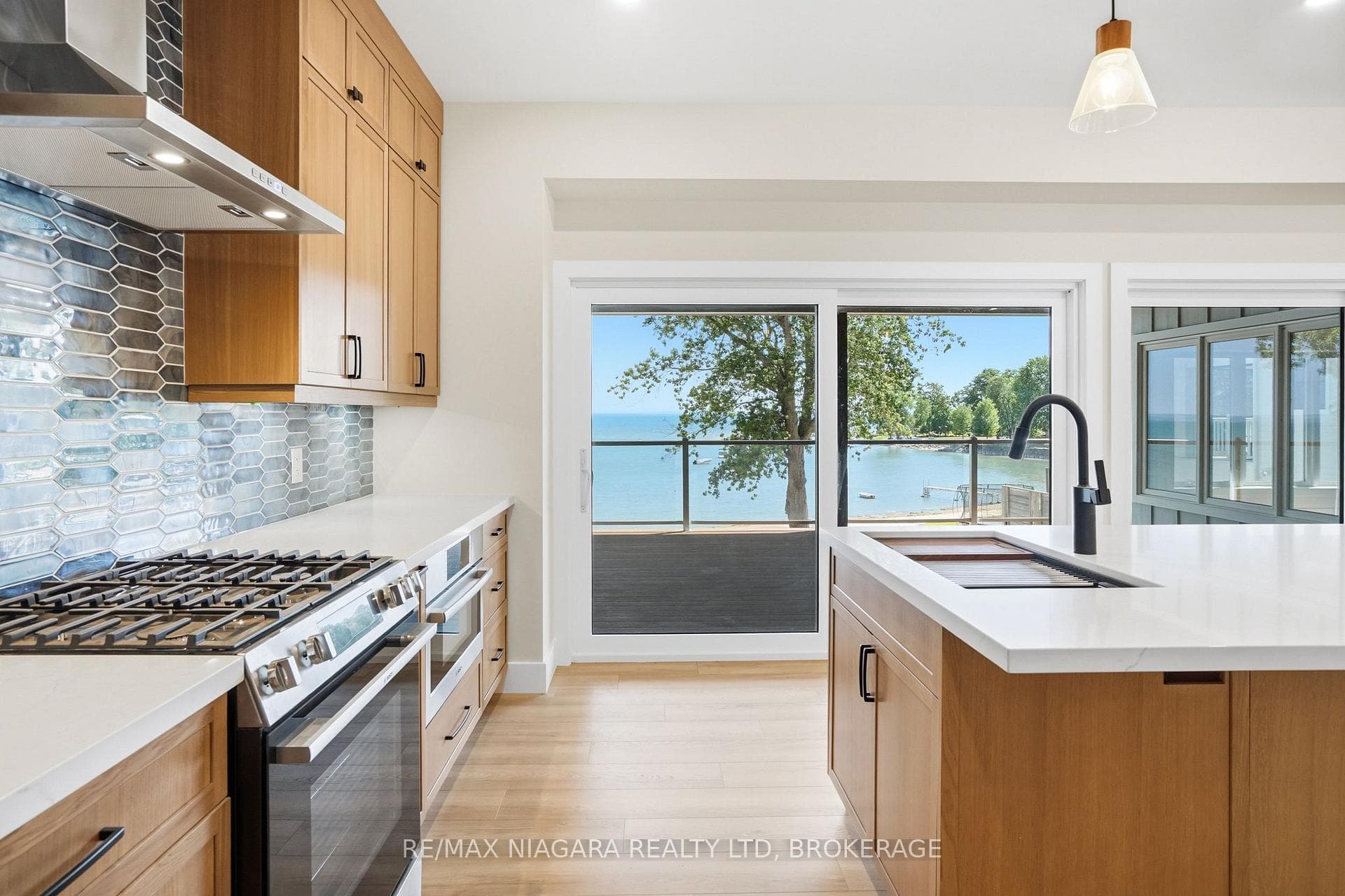 3561 Yacht Harbour Road photo 15