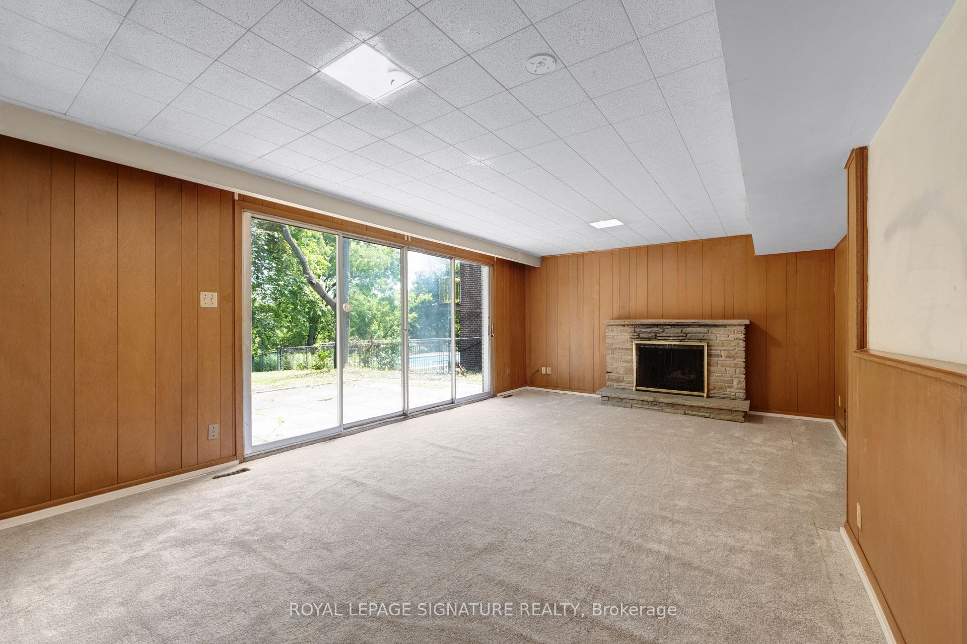 209 Burbank Drive photo 16