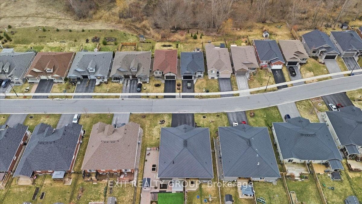61 Royal Gala Drive photo 42