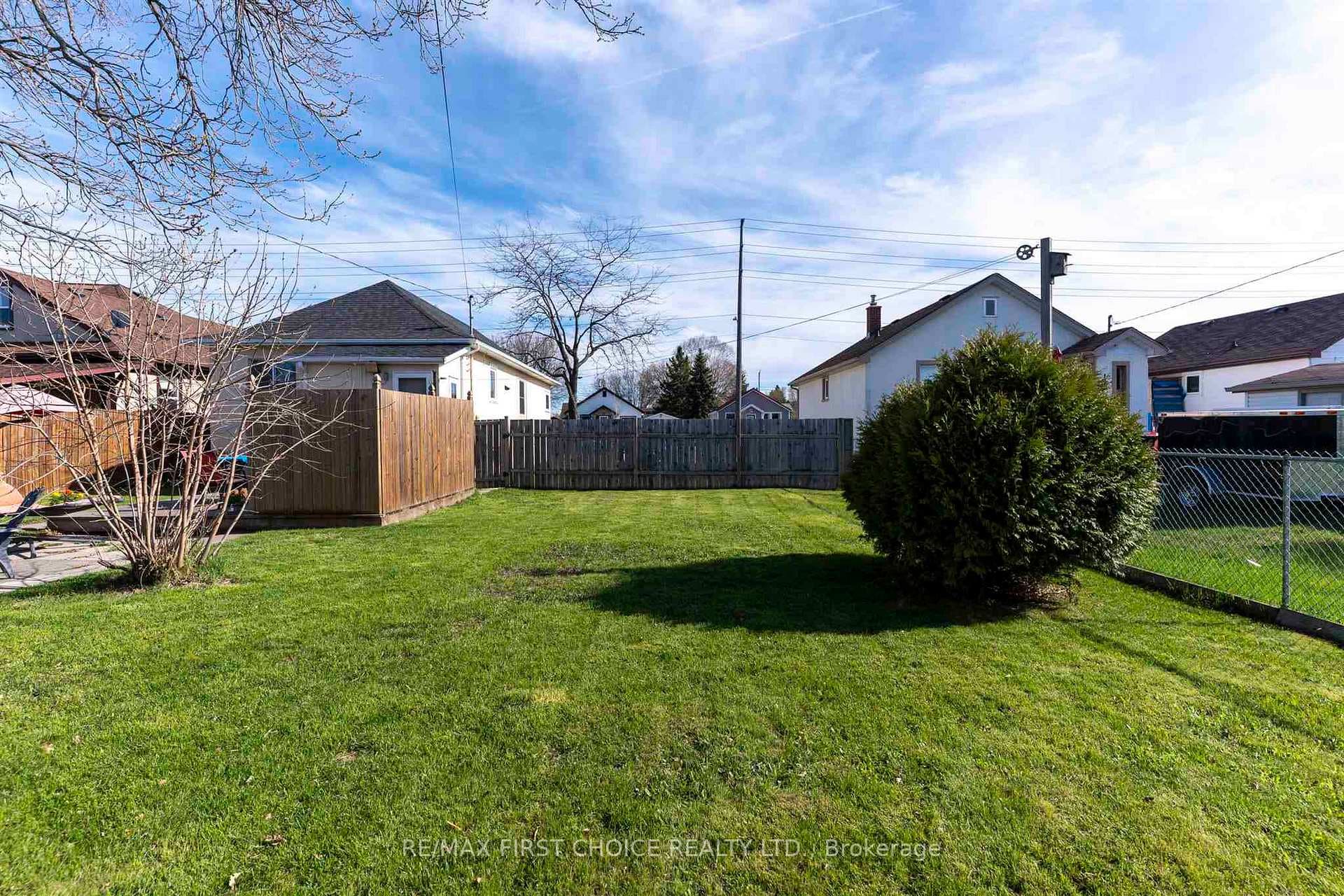 367 Mary Street photo 39