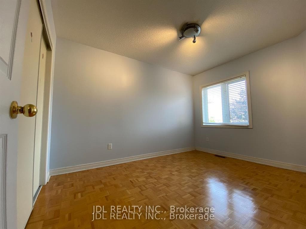 618 Leatherleaf Drive photo 20