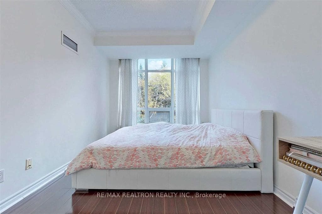 18 William Carson Crescent Unit 211 photo 19