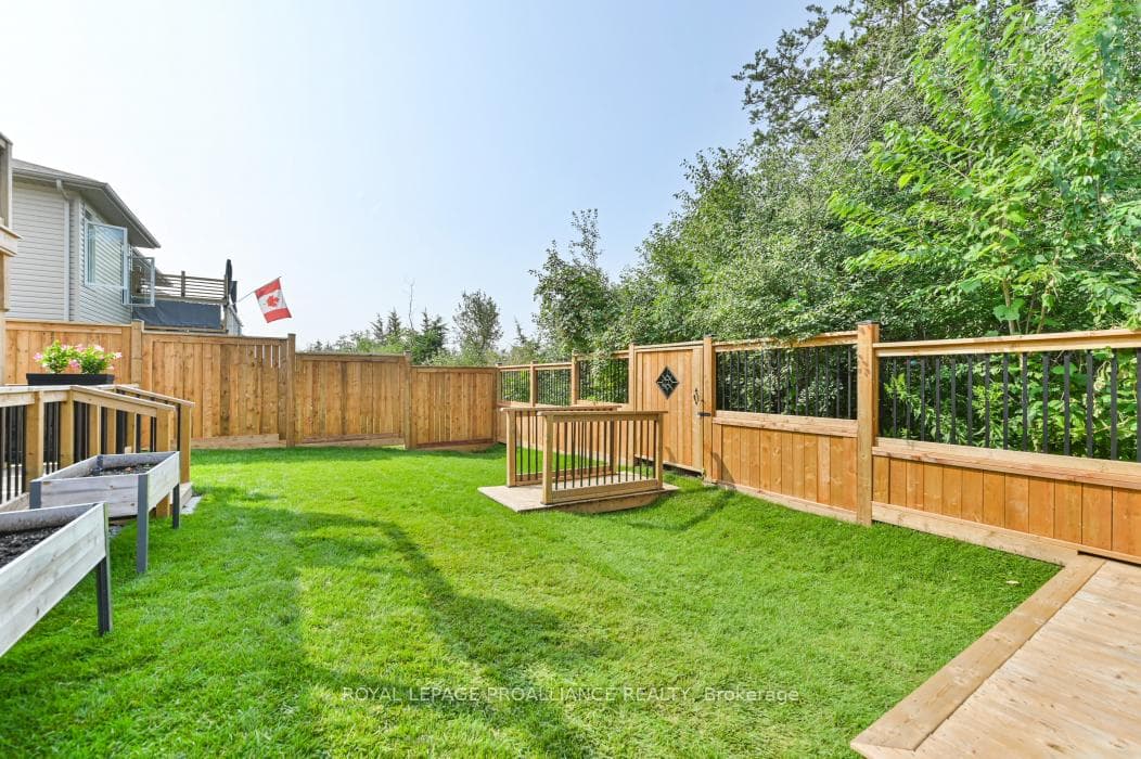 56 Redwood Drive photo 39