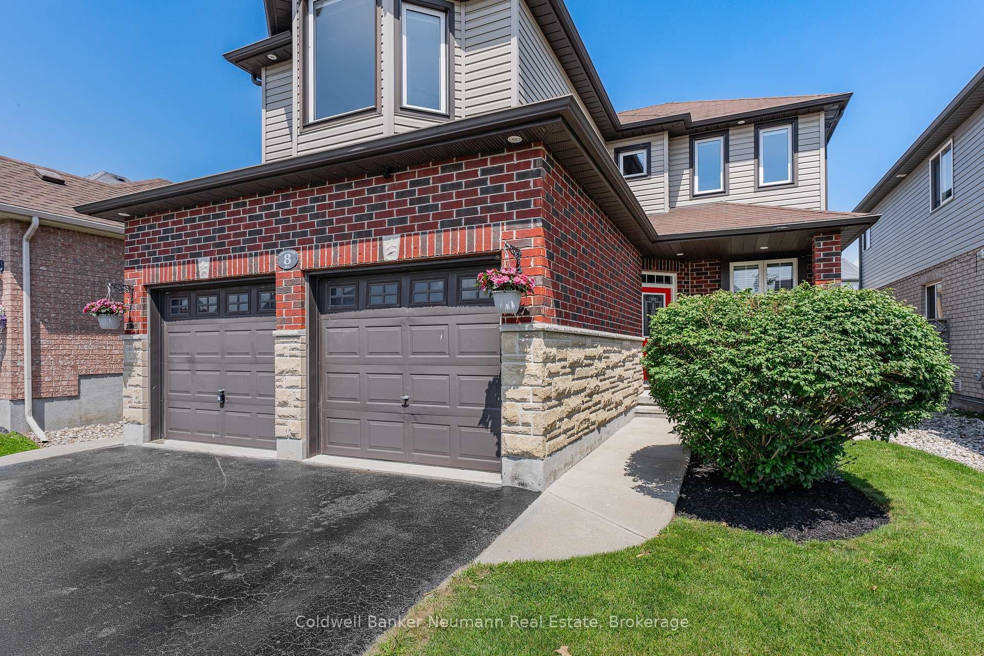 8 Creighton Avenue photo 2