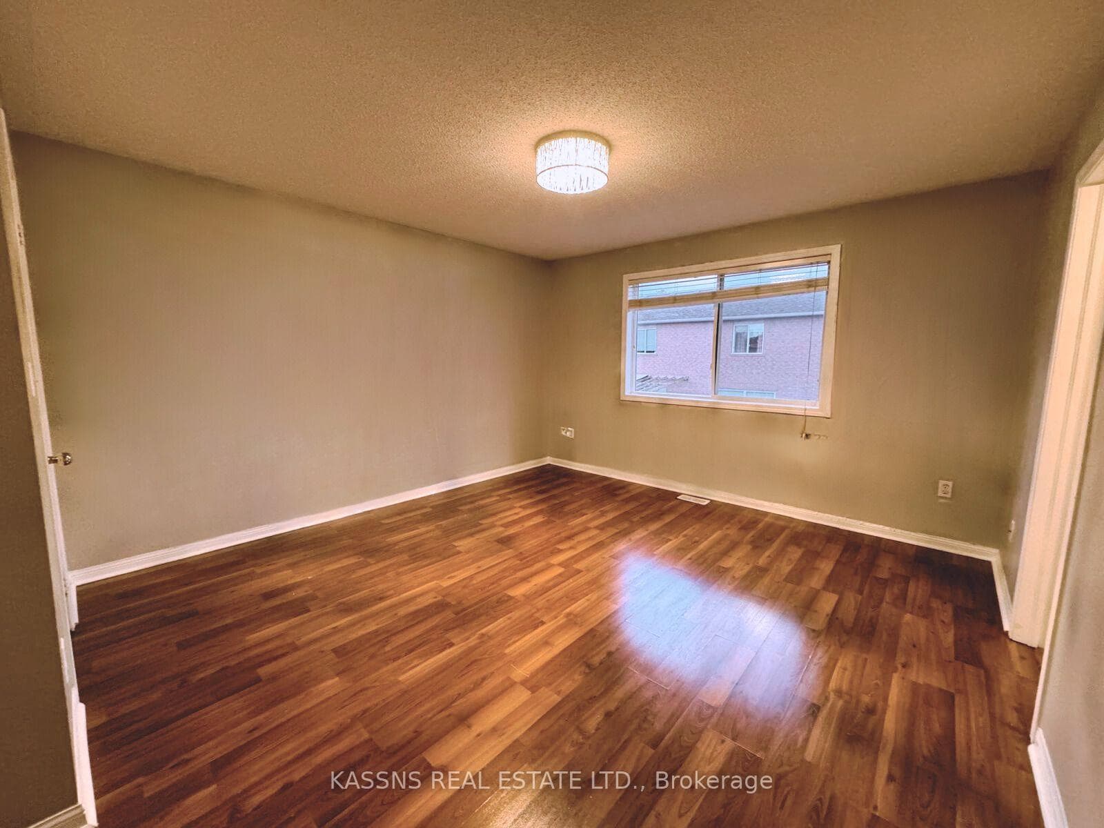 718 Irving Terrace photo 5