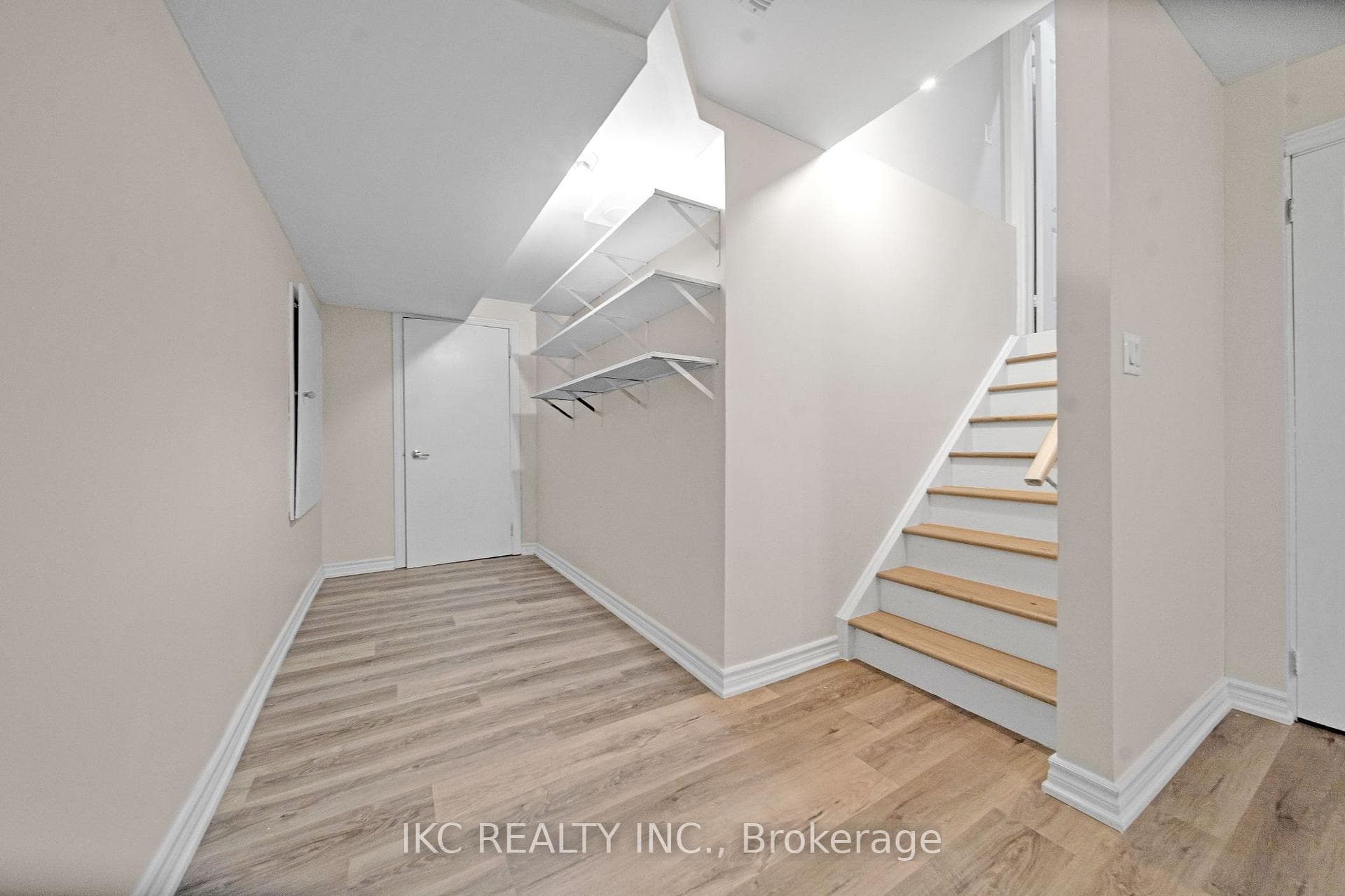 78 Calm Water Crescent photo 35