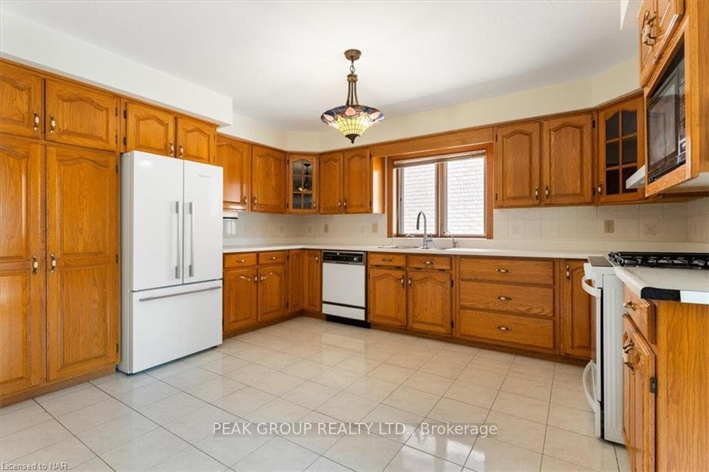 7050 HAROVICS Lane photo 11
