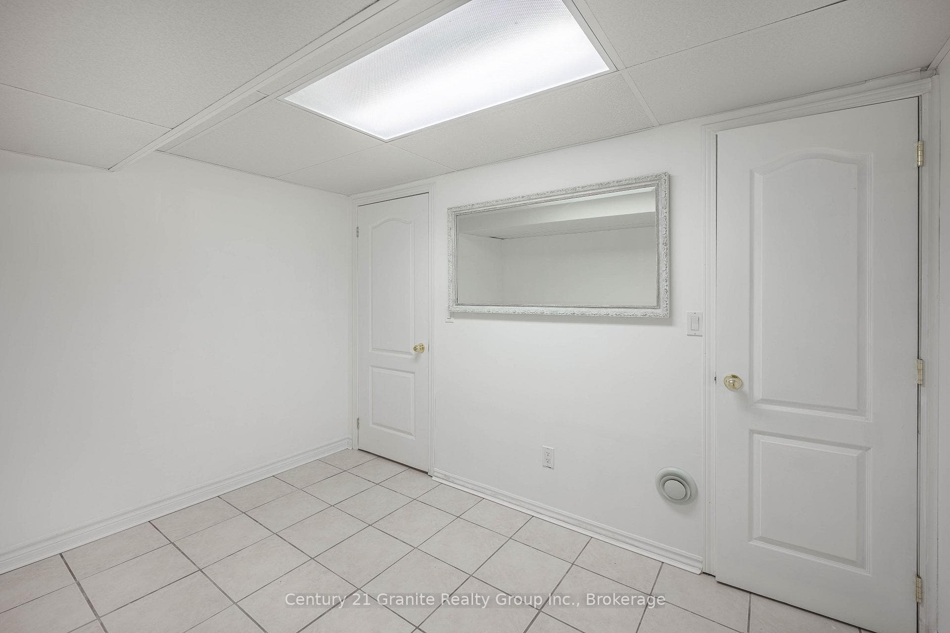 7177 Gelert Road photo 33