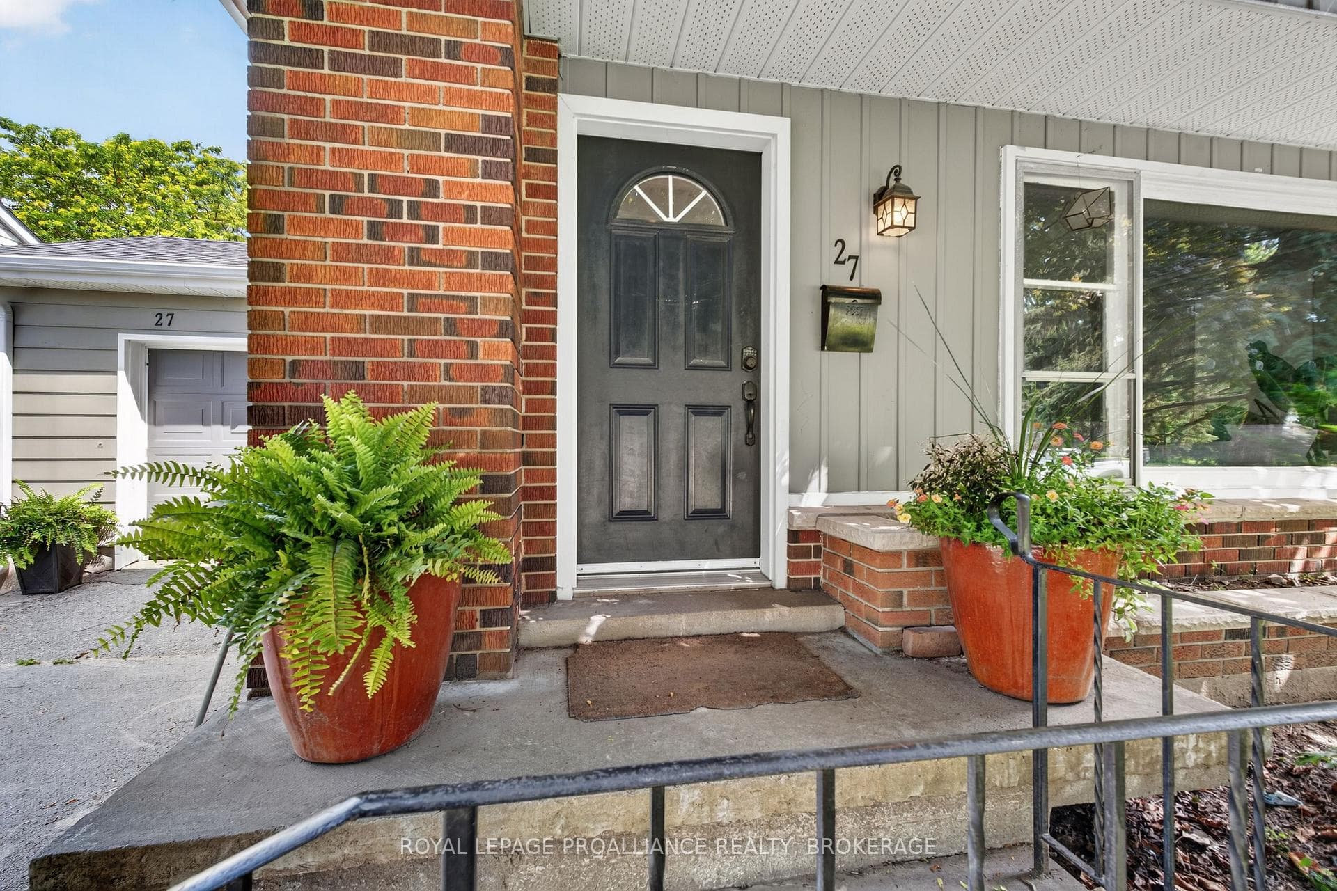 27 Elizabeth Avenue photo 3