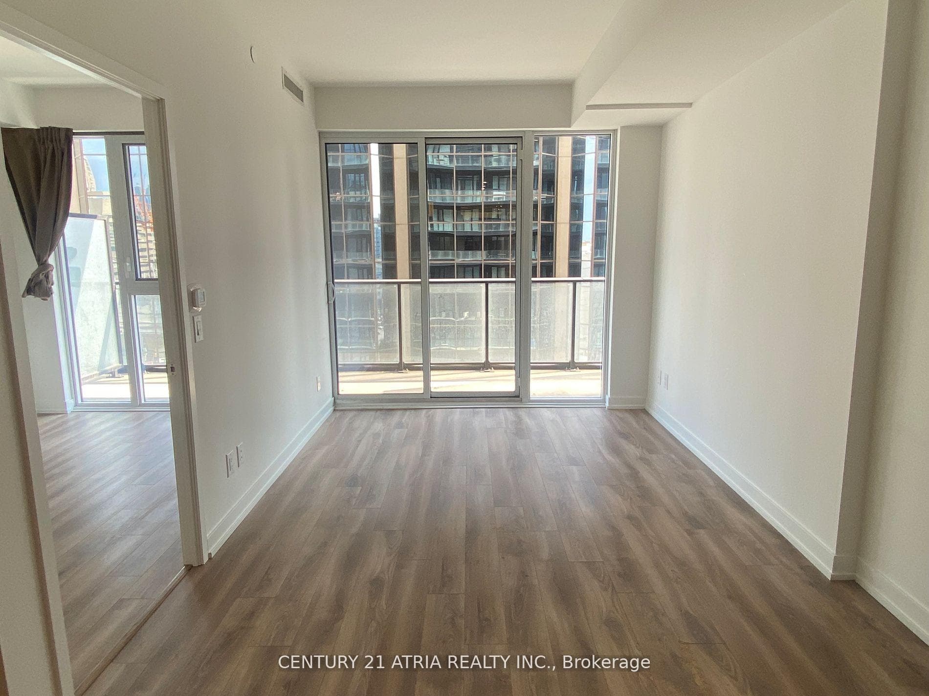 20 Edward Street Unit 1005 photo 3