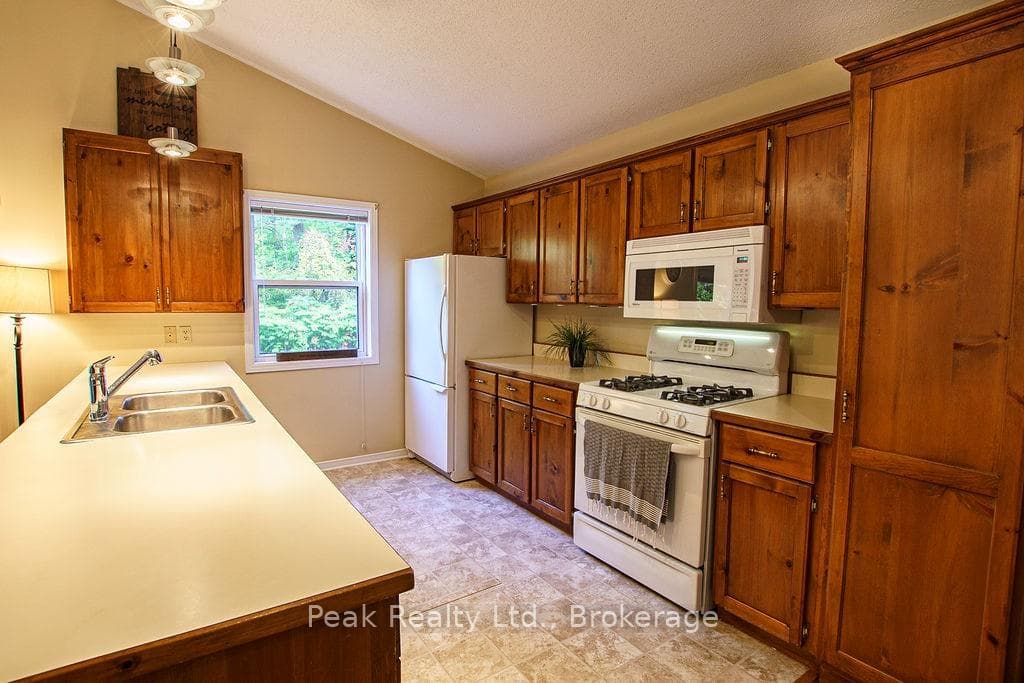 9928 Superior Street photo 10
