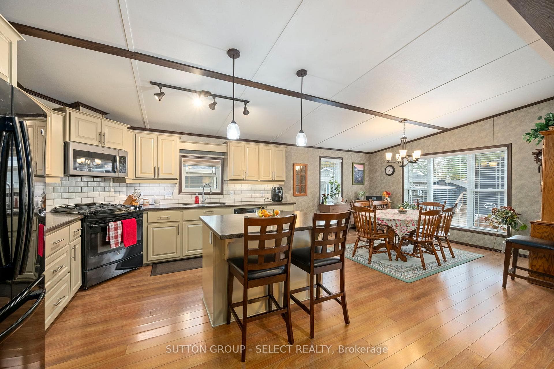 22790 Amiens Road Unit 131 photo 12