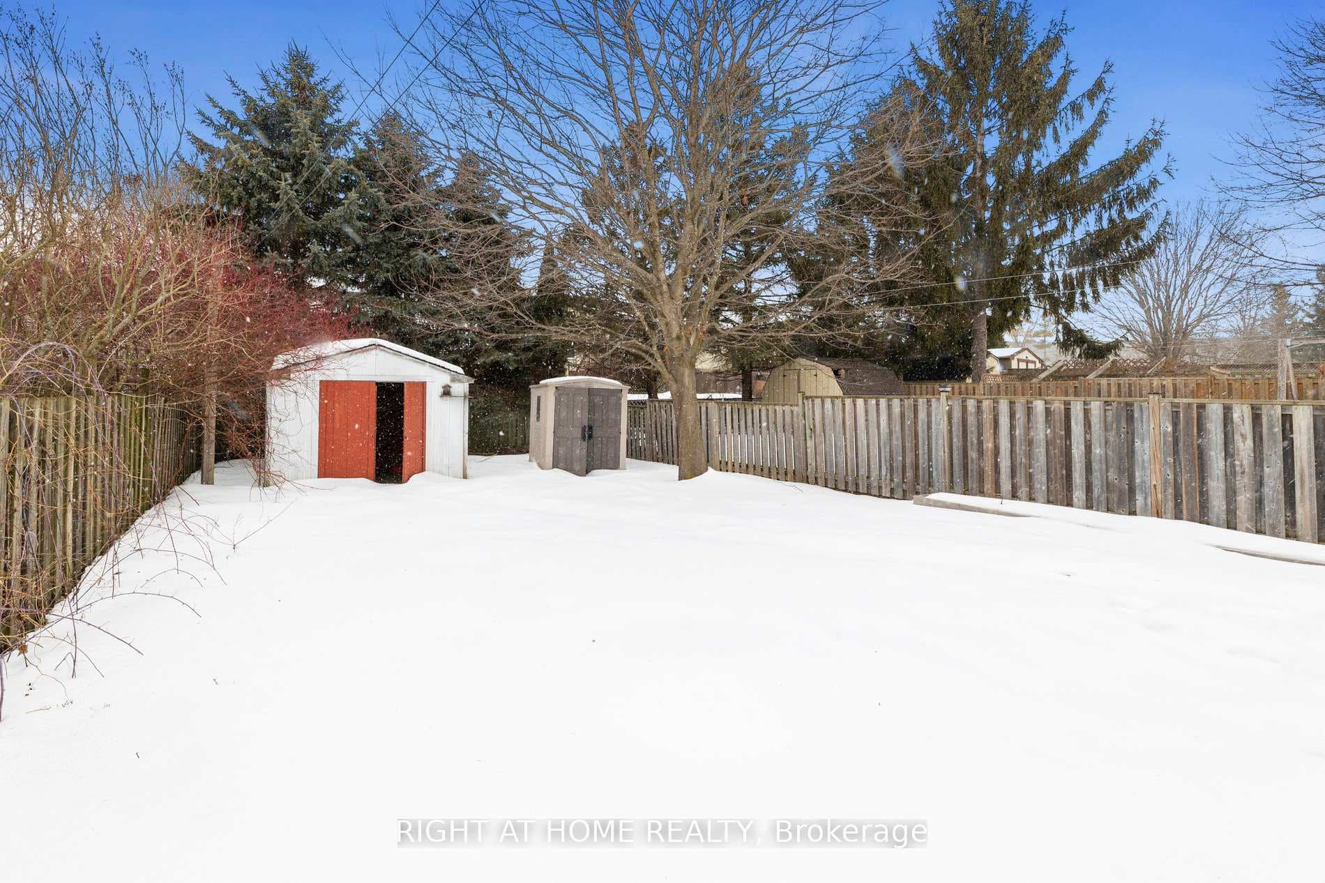 918 Westwood Crescent photo 27