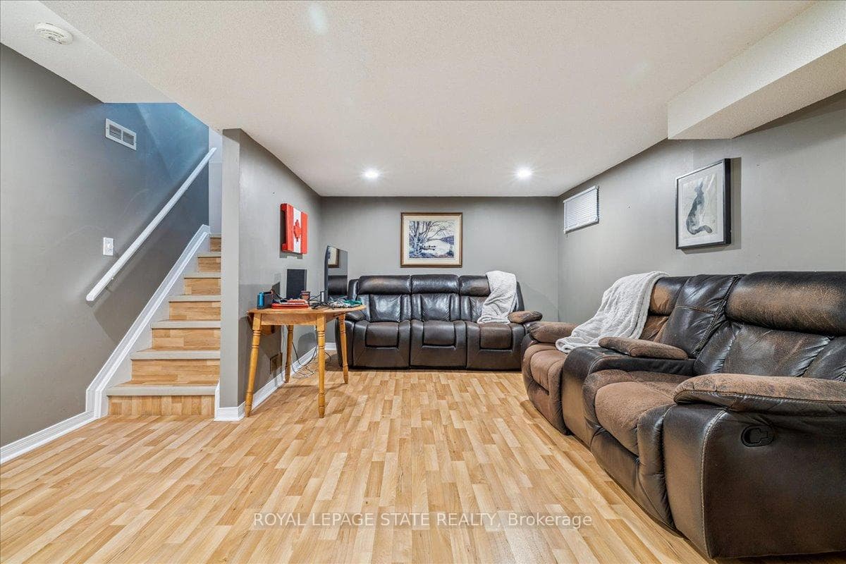 15 Ellington Avenue Unit 5 photo 5