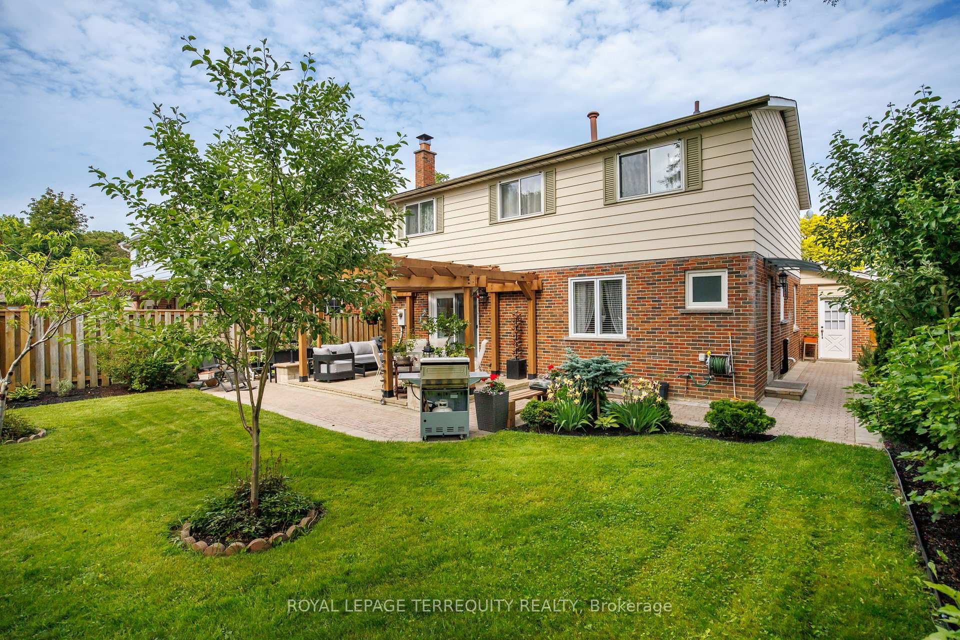 1853 Briarcrook Crescent photo 44
