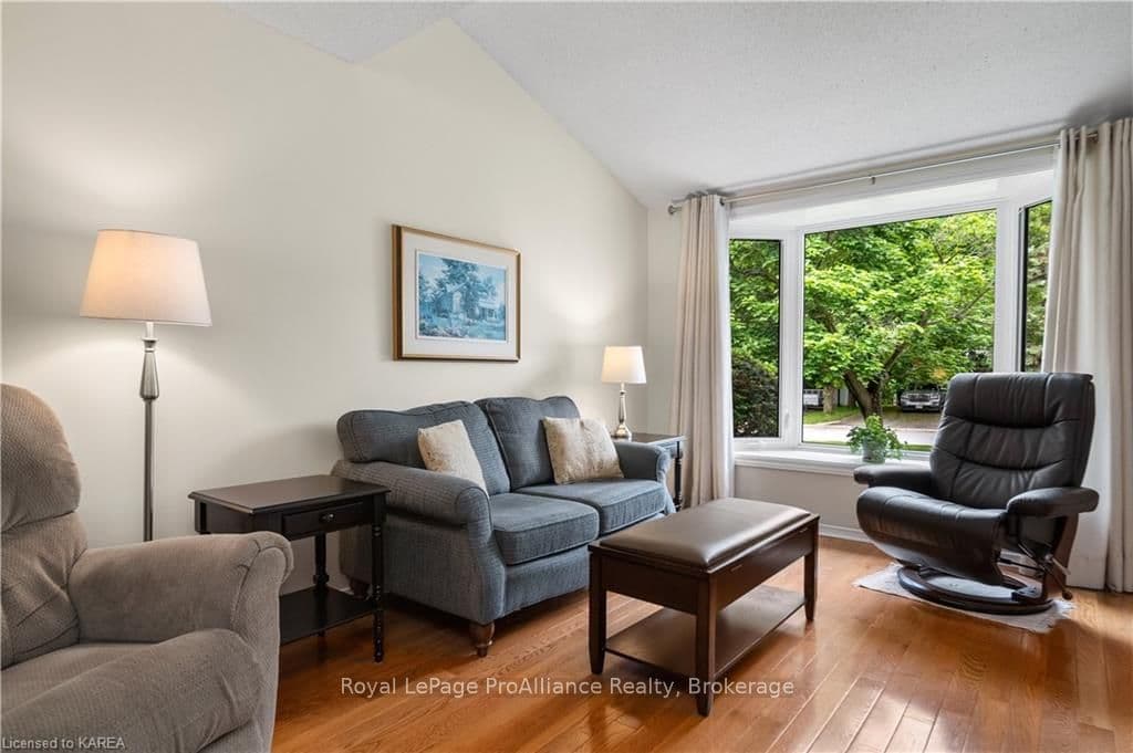 1178 BENTLEY Terrace photo 9